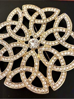 VINTAGE  NOS, Gold -tone & Crystal Large  Statement Brooch Celtic Knot, MINT!